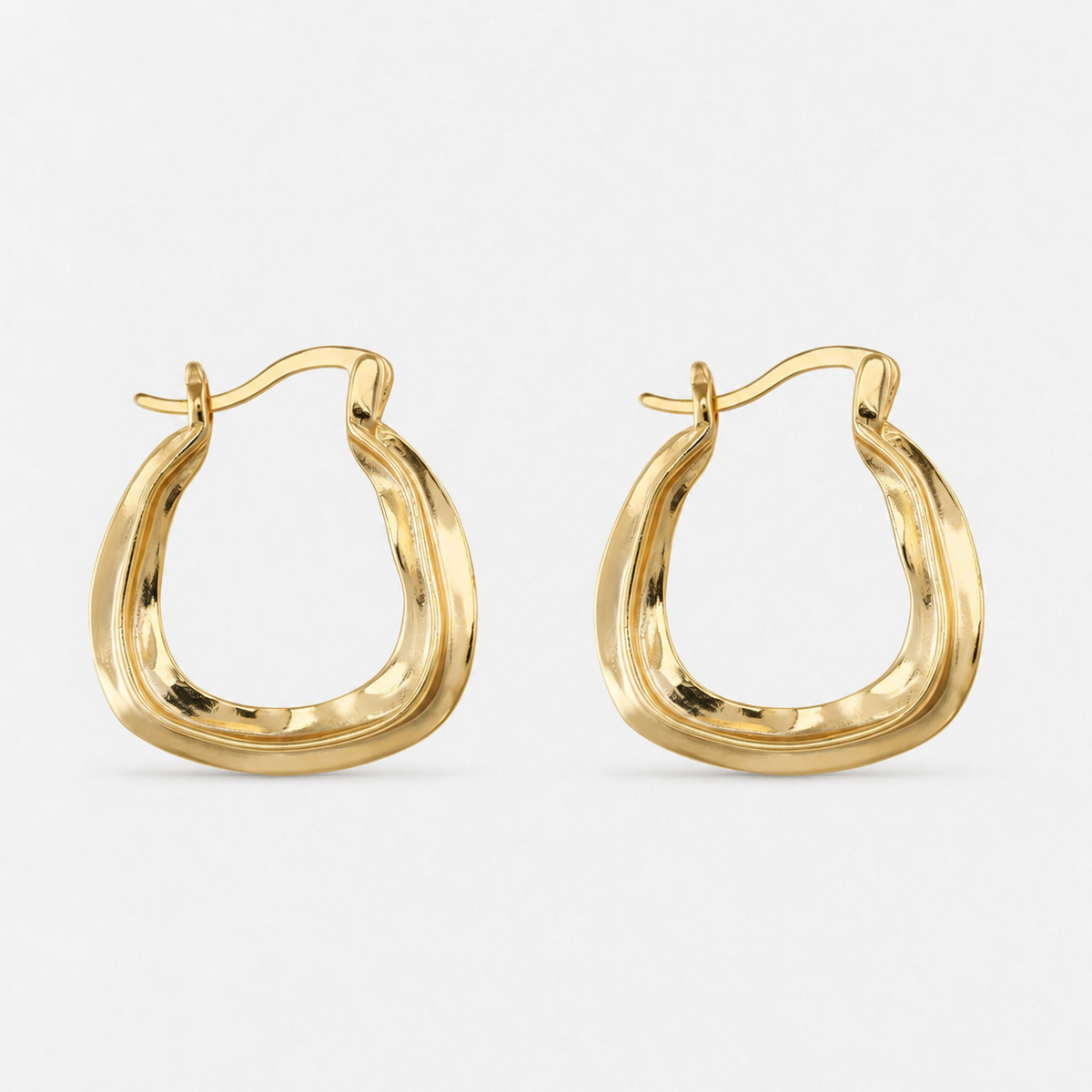 Chunky 14K Gold-Plated Oval Hoop Earrings — Gold