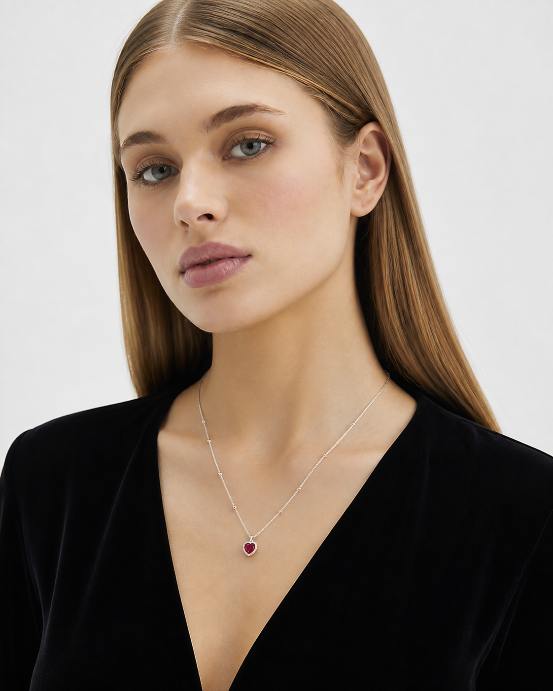 925 Silver Zircon Heart Lock Necklace - model photo 2