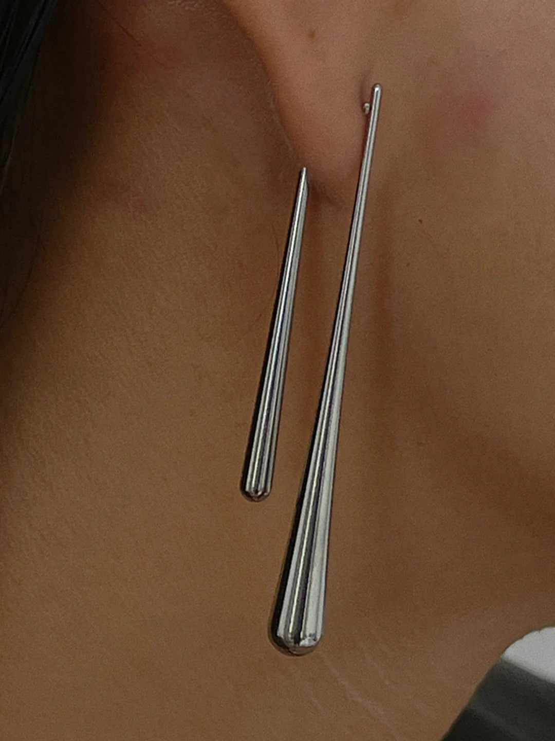 Refined asymmetrical earrings, modern feminine jewellery