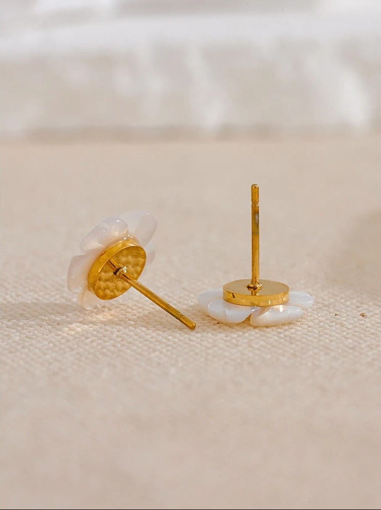 Fleur Éternelle Studs