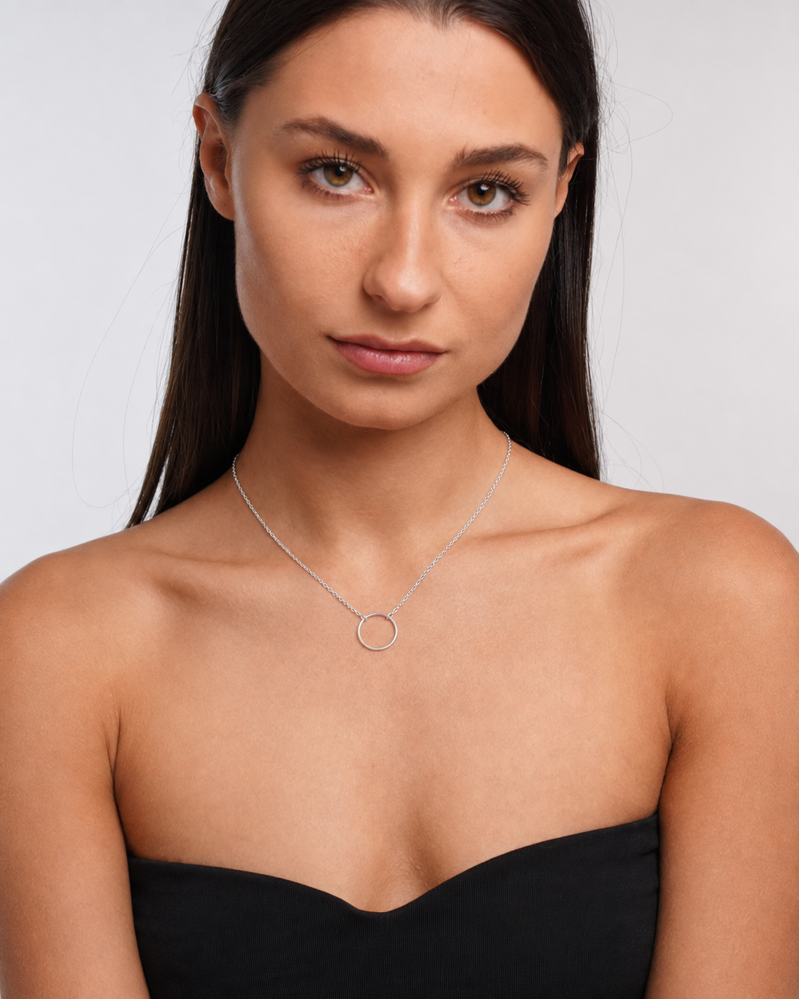 925 Sterling Silver Circle Pendant Necklace - model photo 1