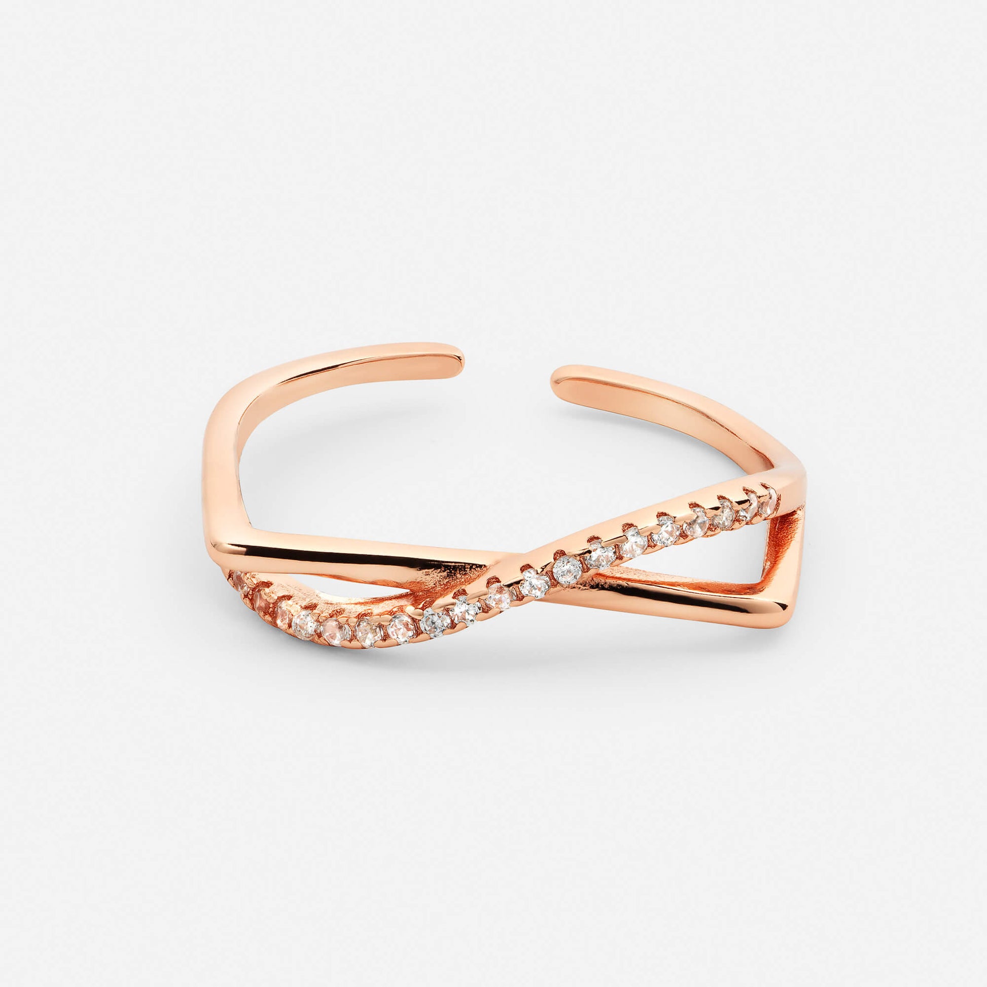 Selma ring in polished gold finish