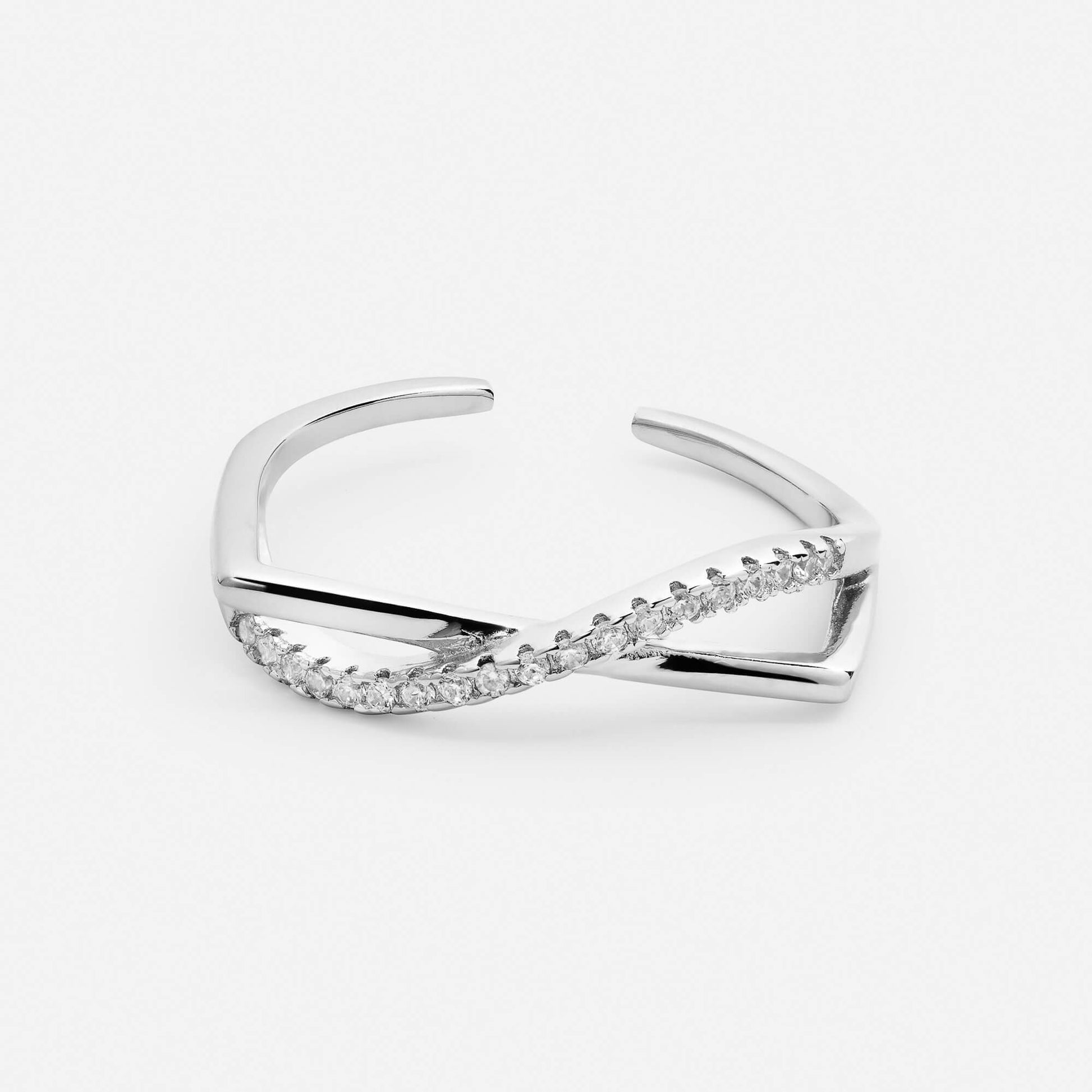Selma gold ring, side angle view
