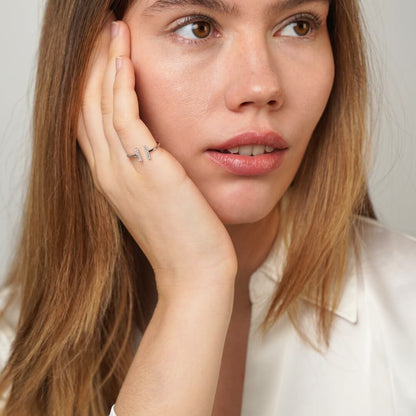 Gold Mira ring, refined minimalist design