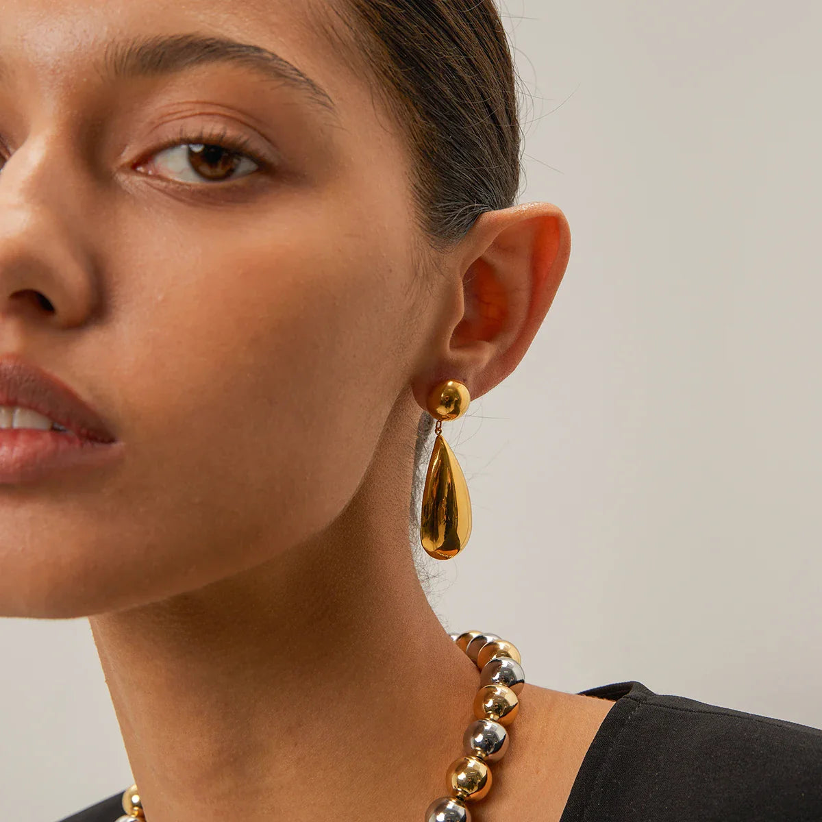Goccia Elongated Drop Earrings — 18K Gold Plated Stainless Steel