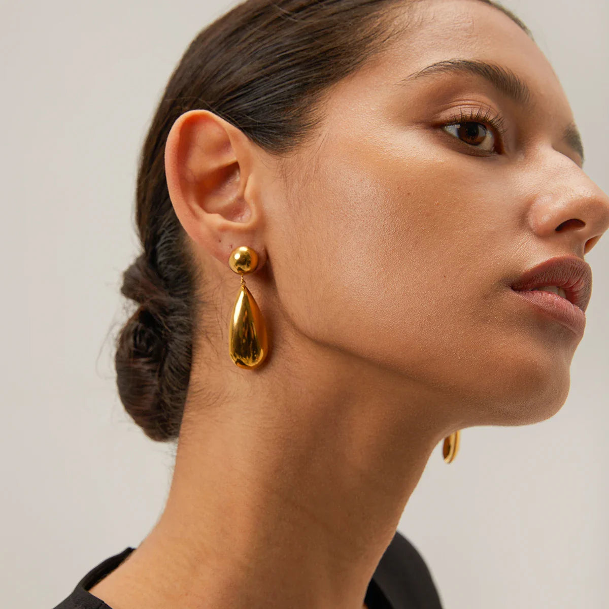 Goccia Elongated Drop Earrings — 18K Gold Plated Stainless Steel