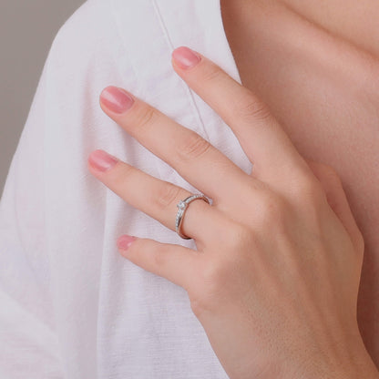 Sculptural gold wave ring, modern design