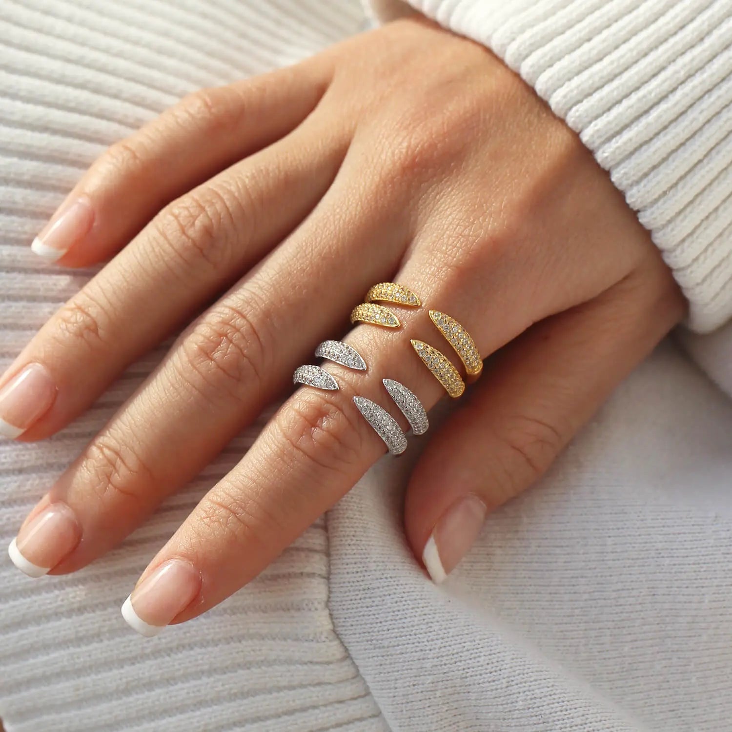Ravyena Crystal Claw Ring in gold plating — 18K plated stacking ring detail