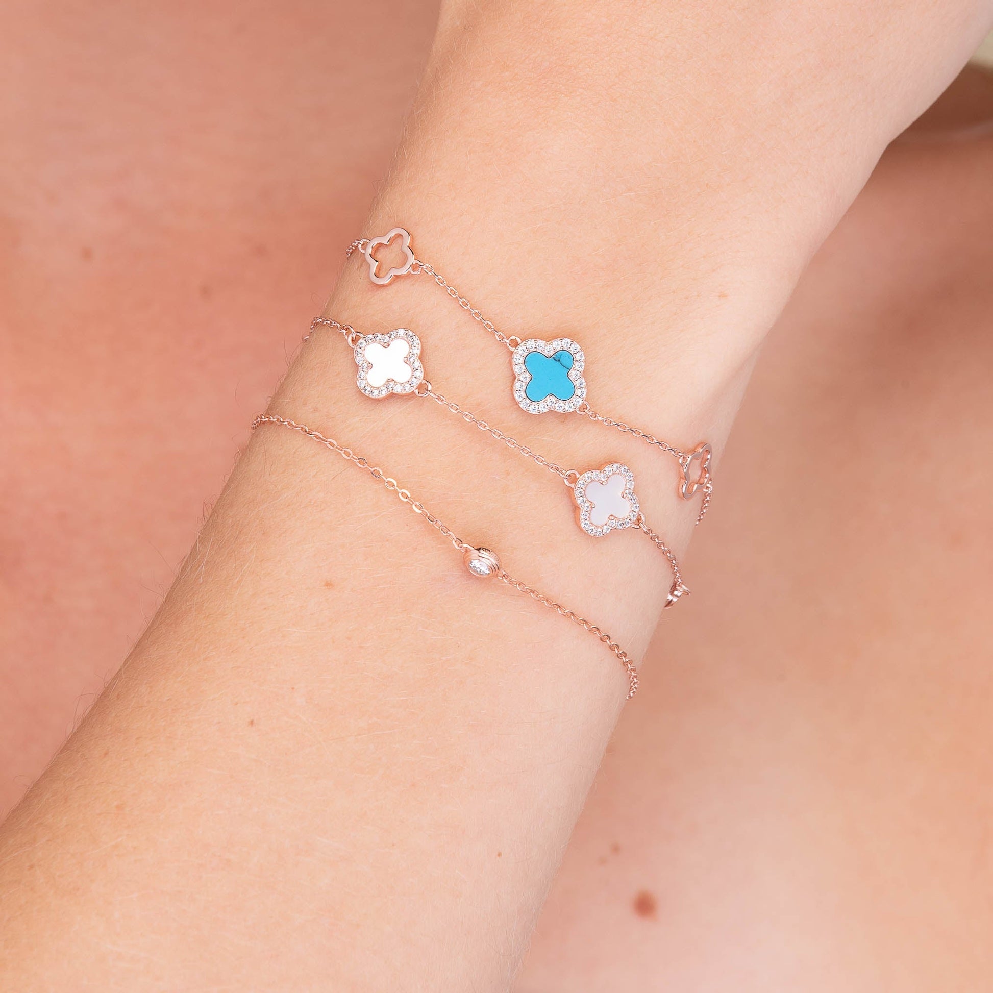 Gold clover bracelet, refined feminine jewellery