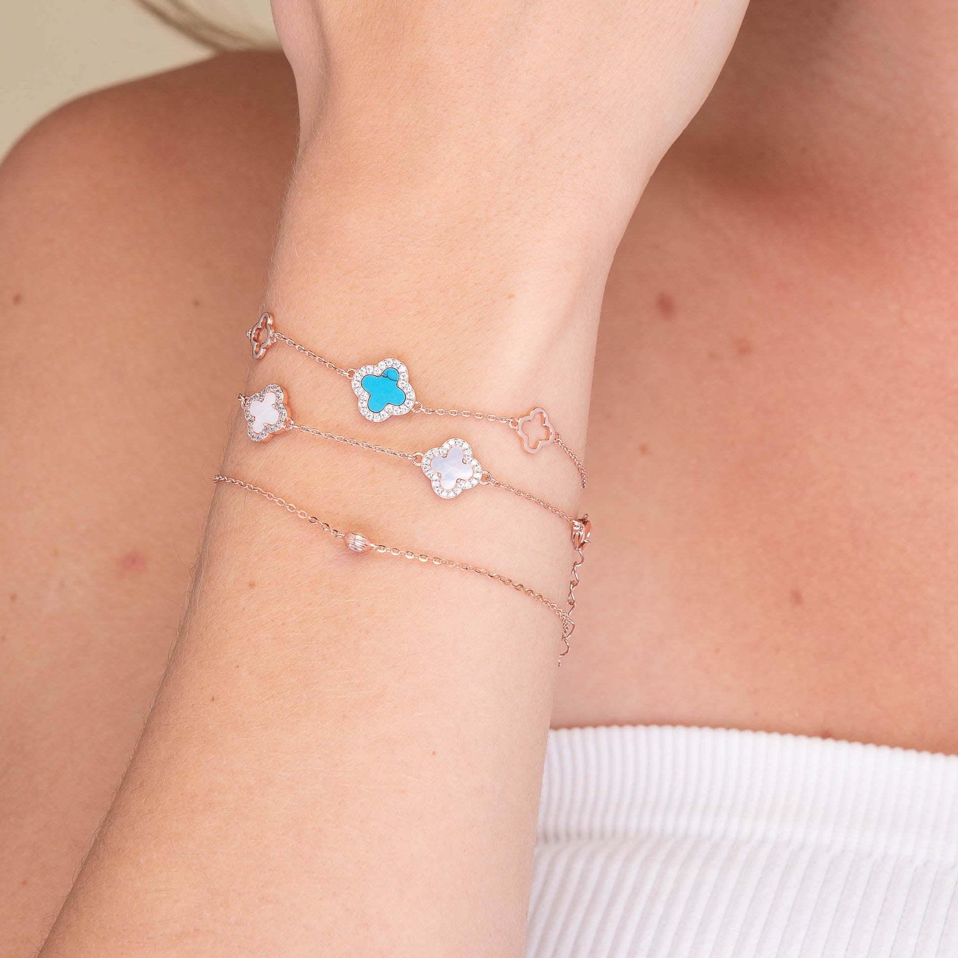 Clover station MOP sapphire bracelet variation G