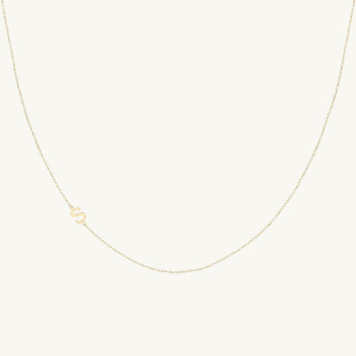 Sideways single initial letter necklace in 18K gold vermeil