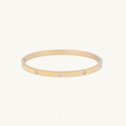 Slim clover zirconia hinged bangle bracelet in gold