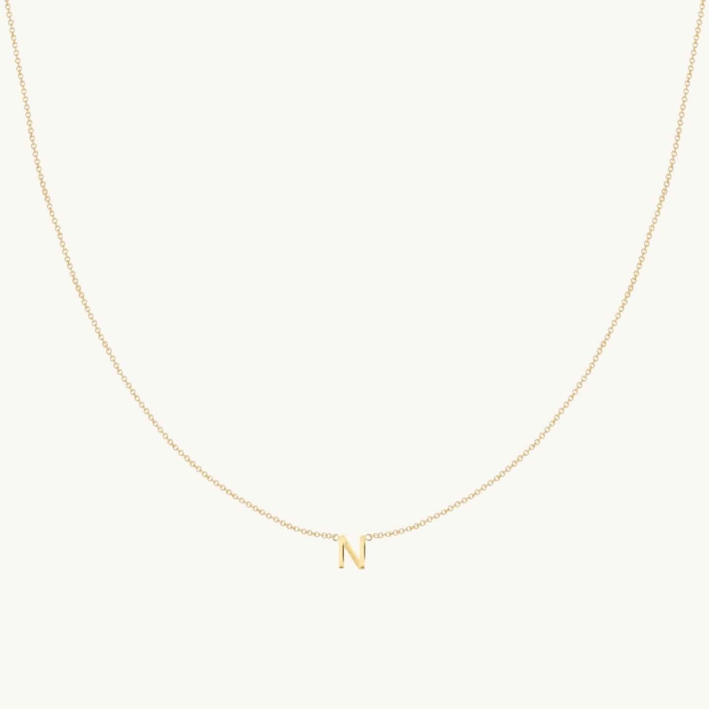 Initial letter necklace in 18K gold vermeil